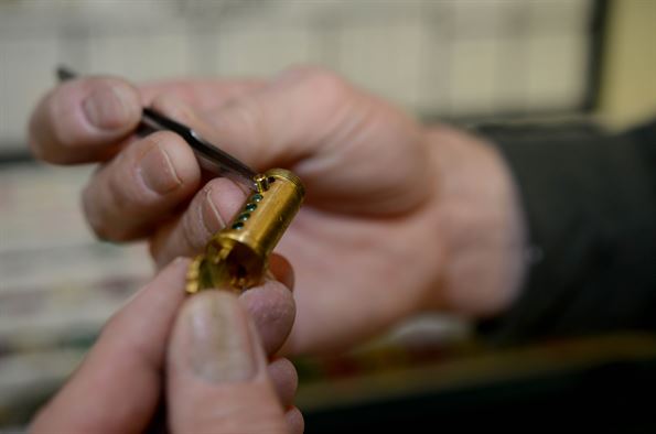 locksmith rekey cost
